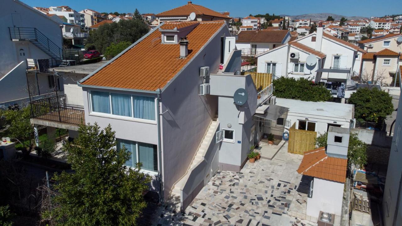 Apartmani Cesarica Trogir Exterior foto