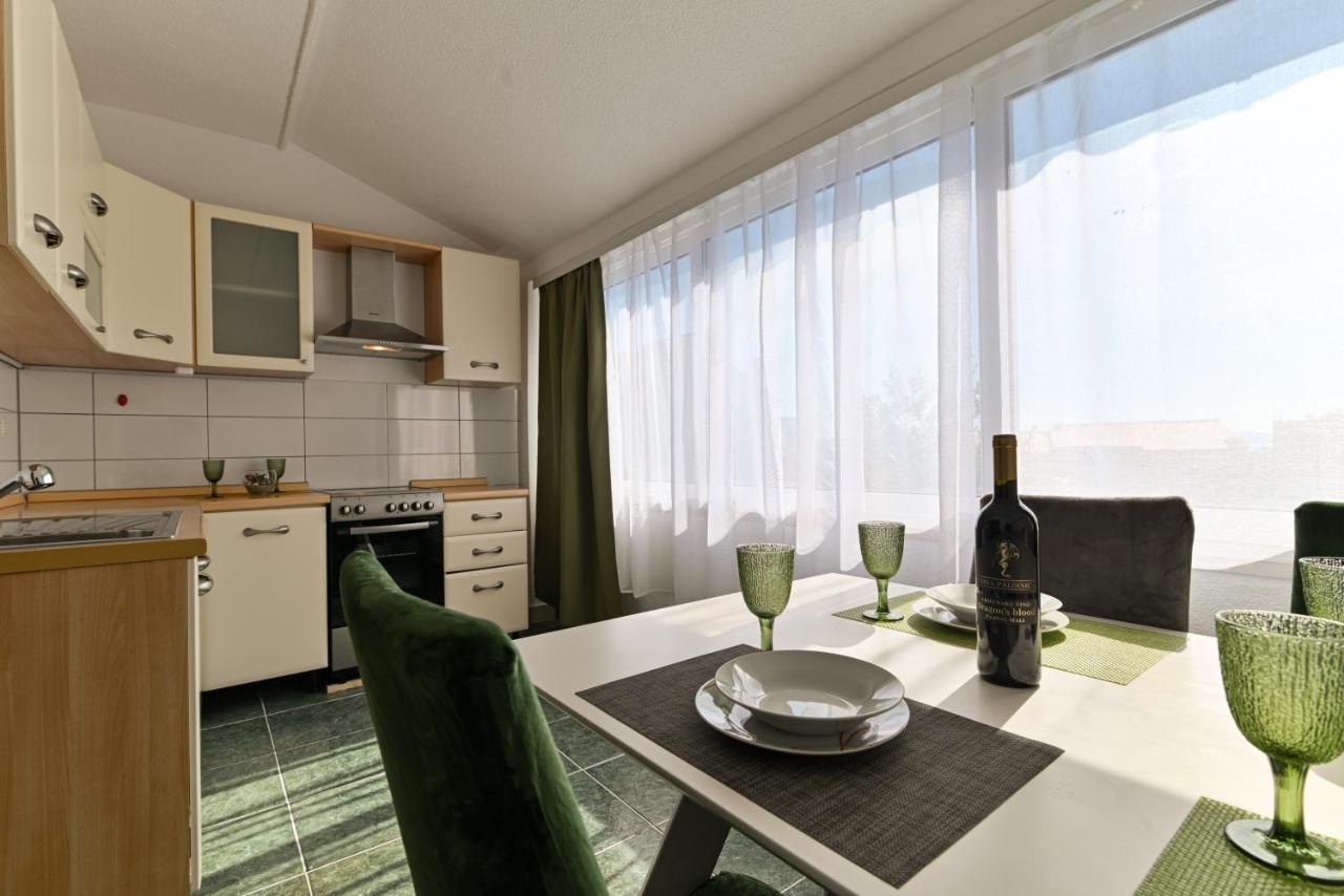 Apartmani Cesarica Trogir Exterior foto