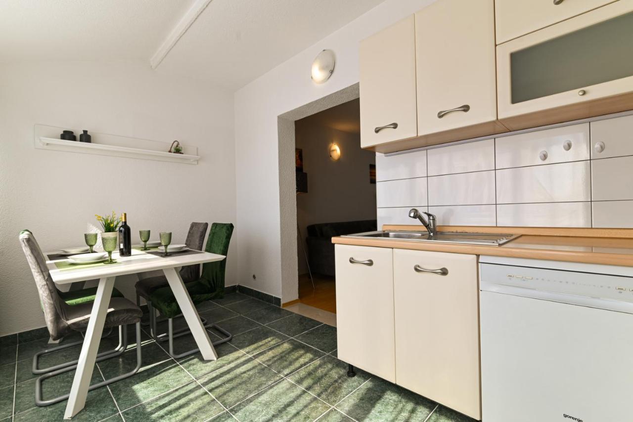 Apartmani Cesarica Trogir Exterior foto