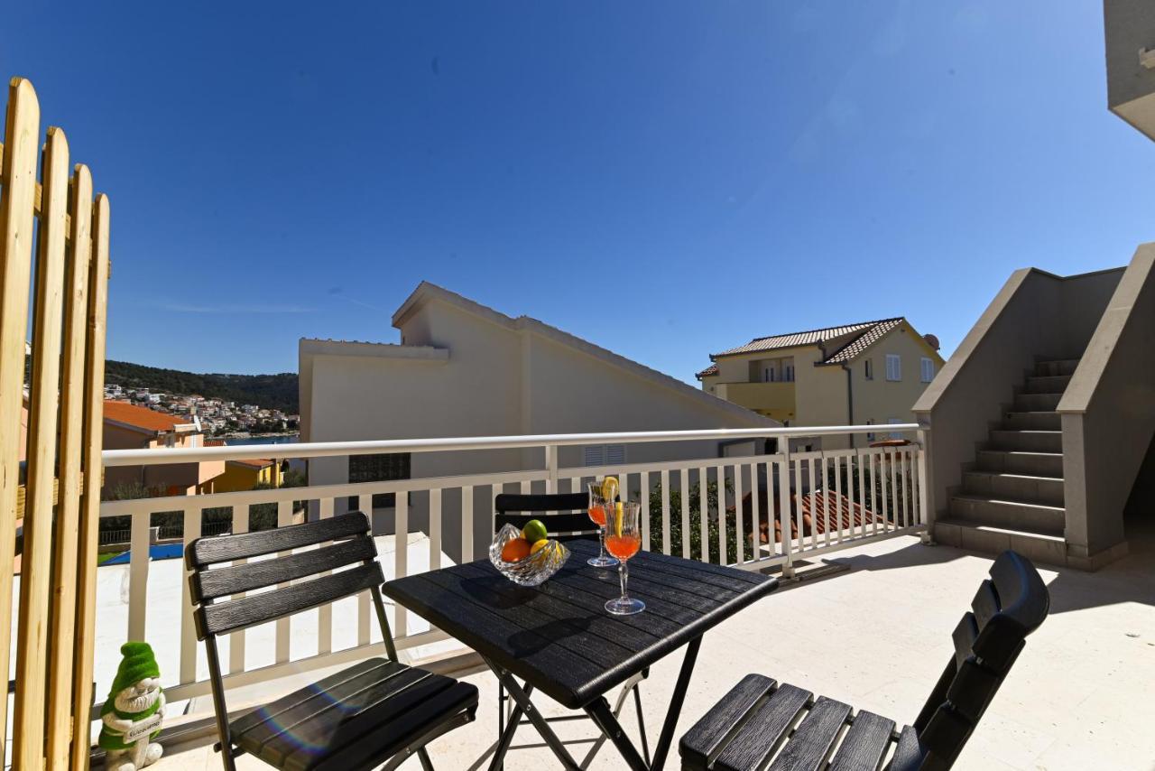 Apartmani Cesarica Trogir Exterior foto