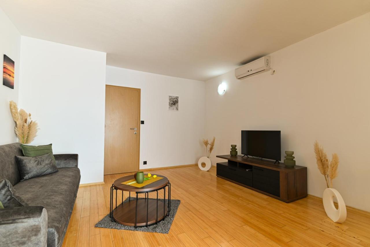 Apartmani Cesarica Trogir Exterior foto